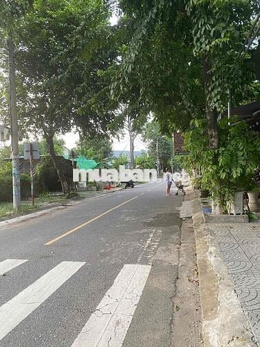 BÁN LÔ ĐẤT HIẾM – 2 MẶT TIỀN ĐẸP, ĐỐI DIỆN CÔNG VIÊN – GẦN TRẦN ĐẠI NG
