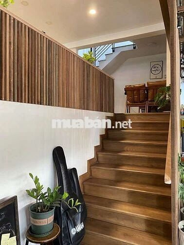 Cho thuê góc 2 mặt tiền khu văn phòng quận Tân Bình ngang 8m giá 25tr