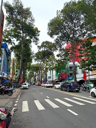 BÁN NHÀ MẶT TIỀN : 379 NGÔ GIA TỰ - P. 3 - Q. 10 - TPHCM