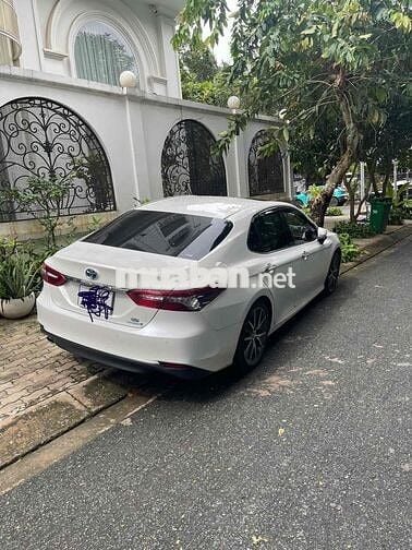 Toyota Camry 2022 2.5HV (Hybrid) - 15000 km