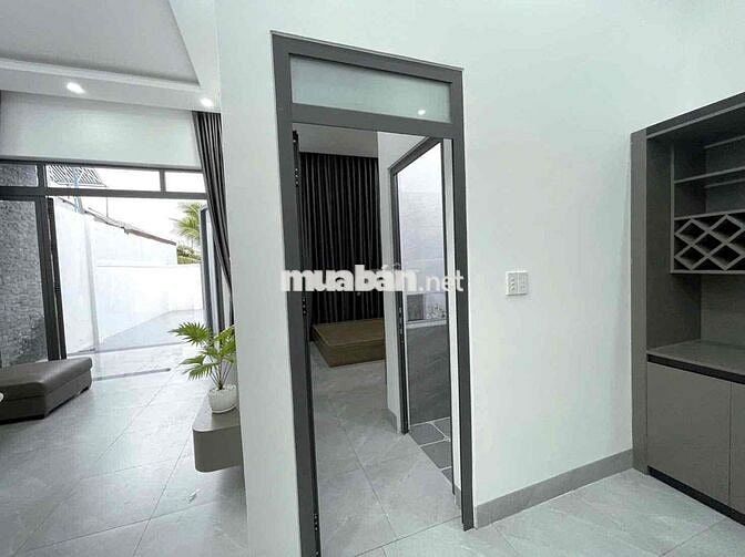 nhà ngộp bán gấp150m2 giá 1ty240tr shr ở TÂN QUÍ TÂY