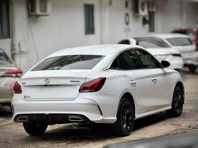 MG MG5 2025