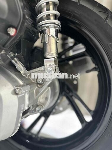 SH 160! siêu mới giá rẻ hơn xe mới cả đoạn