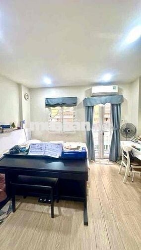 Bán nhà trung tâm Tân Bình, gần Út Tịch  24m², 3 tầng, pháp lý rõ ràng
