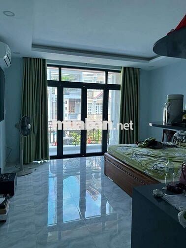NHÀ 5X20M 3 TẤM CÓ THANG MÁY NGAY CHUNG CƯ