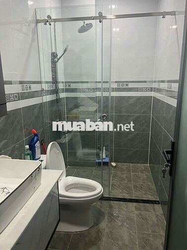 NHÀ 5X20M 3 TẤM CÓ THANG MÁY NGAY CHUNG CƯ