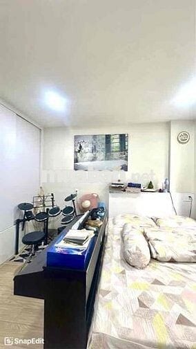 Bán nhà trung tâm Tân Bình, gần Út Tịch  24m², 3 tầng, pháp lý rõ ràng