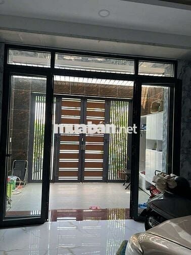 NHÀ 5X20M 3 TẤM CÓ THANG MÁY NGAY CHUNG CƯ