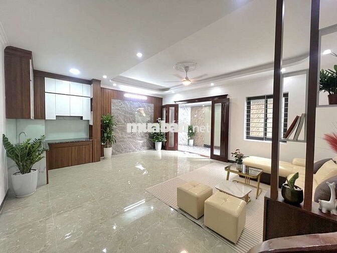 HƠN 6 TỶ NHÀ MỚI 40M² THẠCH BÀN, LONG BIÊN, ÔTÔ ĐỖ GẦN 4 PHÒNG NGỦ