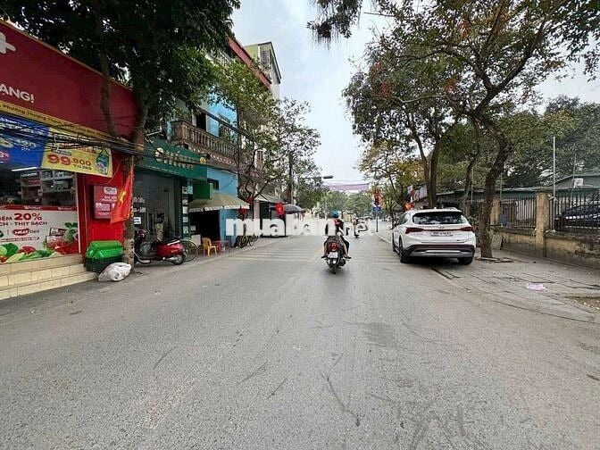 Đất sổ đỏ 35m2 Việt Hưng Long Biên ô tô
