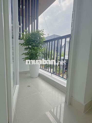 Nhà Lầu 60m2 - Sát Bên Công Viên 7 Kỳ Quan - SHR Hoàn Công - Hướng Nam