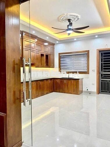 NHÀ ĐẸP LONG LANH CẦU GIẤY 42M-5 TẦNG-MT 4,2M-Ô TÔ-KINH DOANH-ĐẦU TƯ