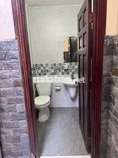 Cho thuê Tầng Trệt làm văn phòng công ty, mở lớp học thêm, kho hàng