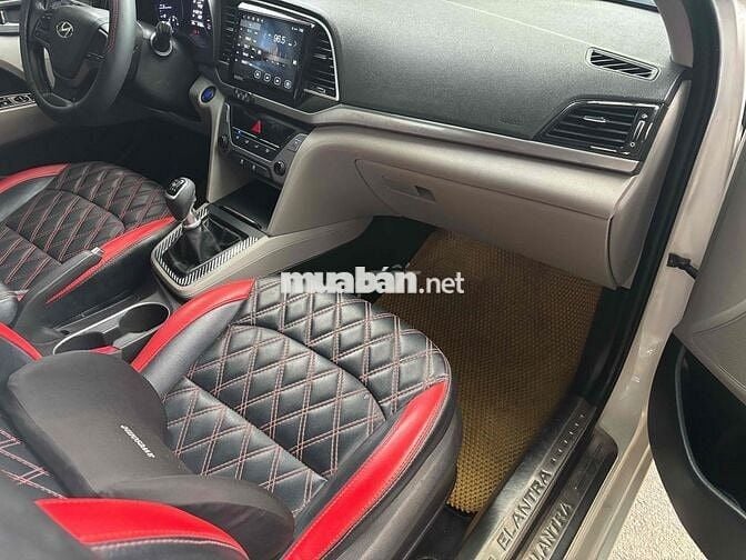 Hyundai Elantra 2017 1.6 MT còn rất đẹp
