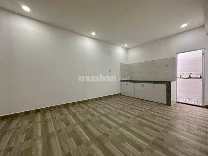 PHÒNG Ở LIỀN NGÃ 4 BỐN XÃ CÓ 2 PN GIÁ RẺ