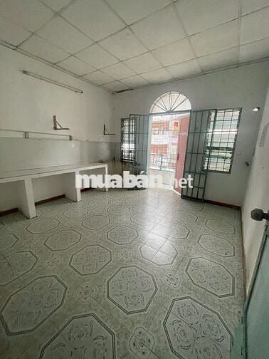 Cho Thuê Nhà Đường Ba Vì, Quận 10 ( KD Tự Do - Cho Làm CHDV )