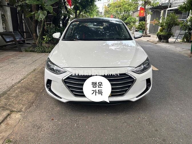 Hyundai Elantra 2017 1.6 MT còn rất đẹp
