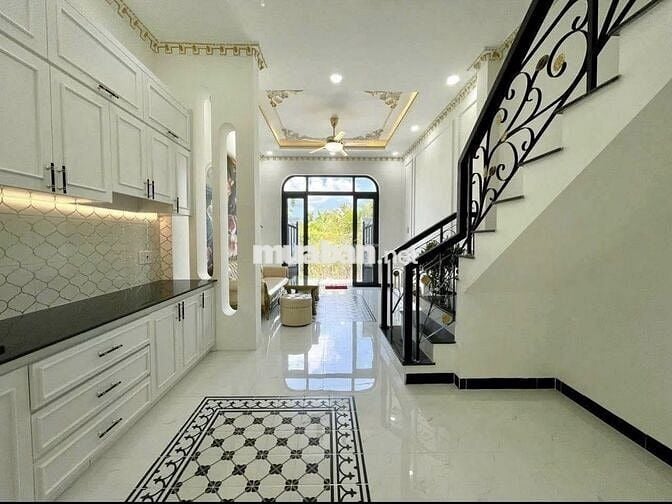 Nhà mới xây 1T1L 103m2 ở Cần GIuộc, MT hẻm 6m, giá: 1Ty122 (SHR)