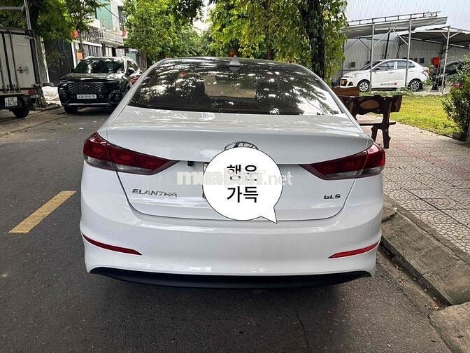 Hyundai Elantra 2017 1.6 MT còn rất đẹp