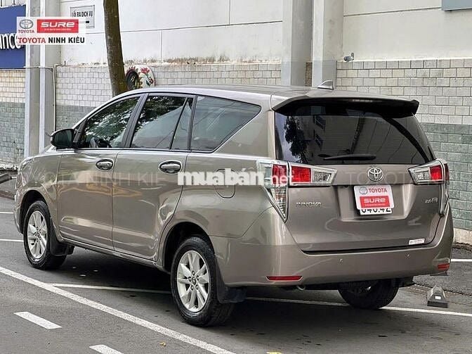 Toyota Innova 2017 2.0E - 145.000 km