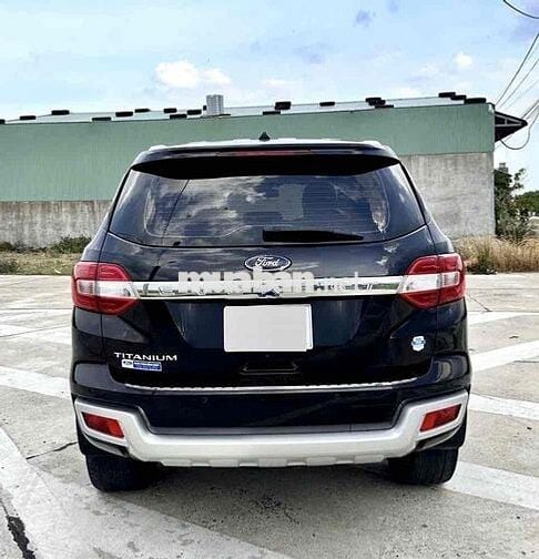 Ford Everest 2022 Titanium 2.0L AT 4x2 hãng bán