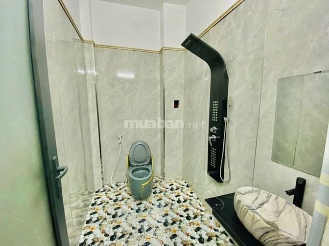 Bán nhà mặt tiền thạnh Xuân 43 đúc 3 lầu