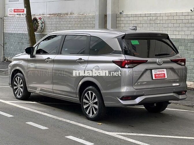 Toyota Avanza Premio 2023 CVT - 103.000 km