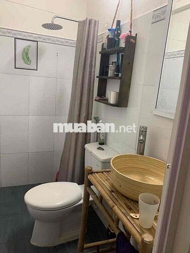 nhà mặt tiền nội bộ - công viên trước nhà