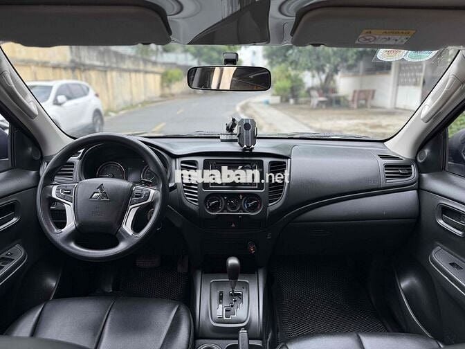 Mitsubishi Triton 2020 4x2 AT xe còn rất đẹp