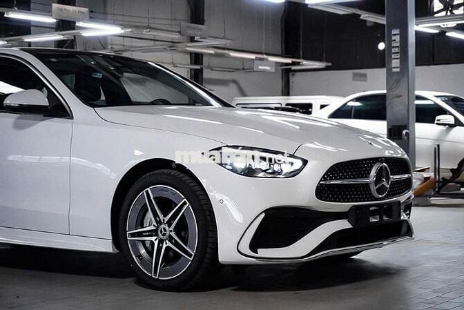 Mercedes Benz C Class 2025 C300 AMG