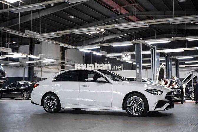 Mercedes Benz C Class 2025 C300 AMG