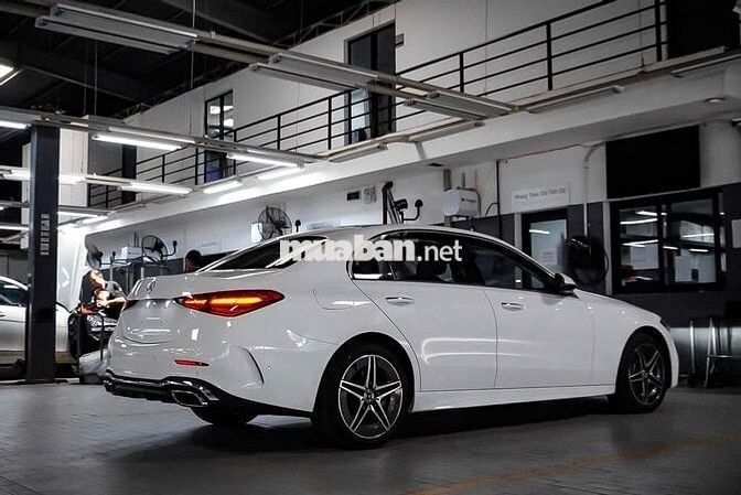 Mercedes Benz C Class 2025 C300 AMG