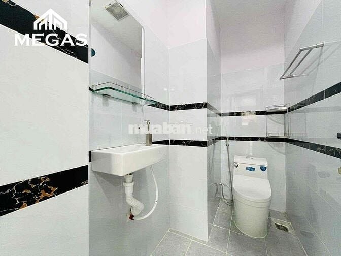 CĂN HỘ Q3_RỘNG RÃI_BAN CÔNG_THANG MÁY_SẠCH SẼ_MỚI__MÁY GIẶT RIÊNG
