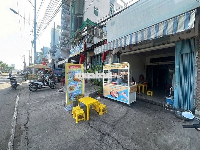 🌟 Thuê mặt bằng Quận 8 – View bờ kè thoáng mát, giá dễ thương 🌟
