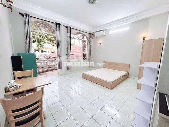 Phòng ban công 40m Full nội thất Hoàng Văn Thụ gần sân bay TSN