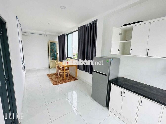 Căn hộ 2PN + 1PN ban công - 50m2 - ngay Ngã Tư Hàng Xanh