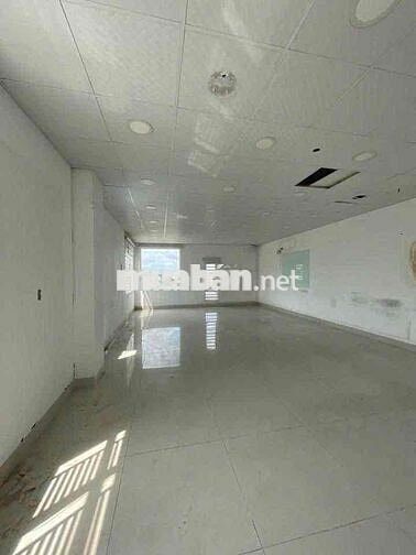 Toà Nhà Trục Chính căn Góc Gần Ngã 6. 1 trệt 4 lầu có thang máy , pccc