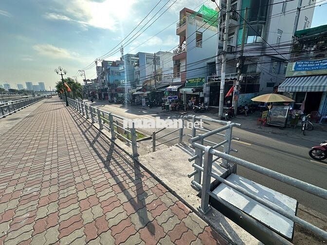 🌟 Thuê mặt bằng Quận 8 – View bờ kè thoáng mát, giá dễ thương 🌟