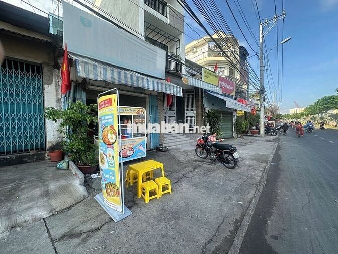 🌟 Thuê mặt bằng Quận 8 – View bờ kè thoáng mát, giá dễ thương 🌟