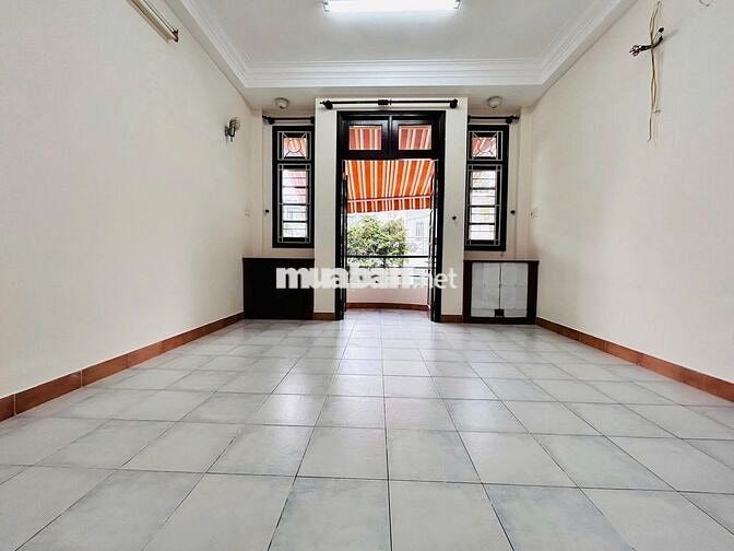GẤP- CHO THUÊ NHÀ MẶT TIỀN HUỲNH VĂN BÁNH – P.11, PHÚ NHUẬN