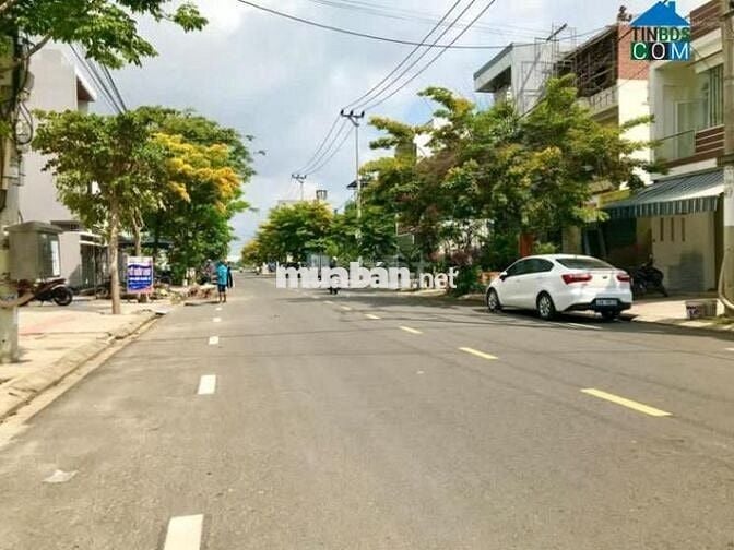Bán lô góc 2 mặt tiền đường Mai Chí Thọ, vị trí đẹp