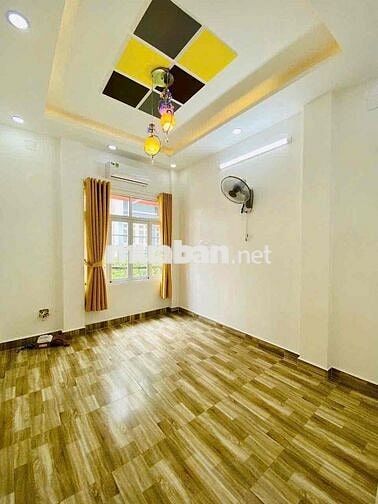 Ra nhanh căn nhà cô chú lớn tuổi bán ngộp Tân Kiên