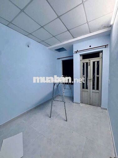 Nhà mới sơn sửa xong dt 3×7 trệt 2 lầu 2pn2wc hẻm 3m cách 20m ra tải