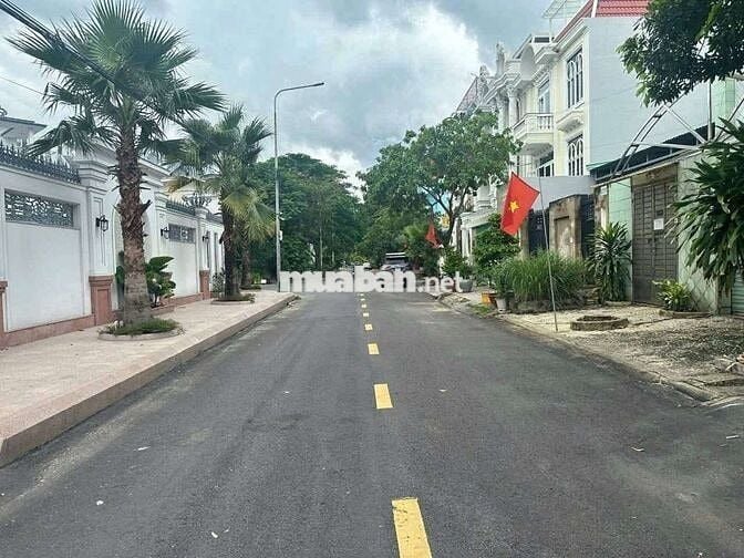 Nhà phố đẹp 5m x 20m. 3 tầng Khu biệt thự Phú Nhuận Lê Thị Riêng