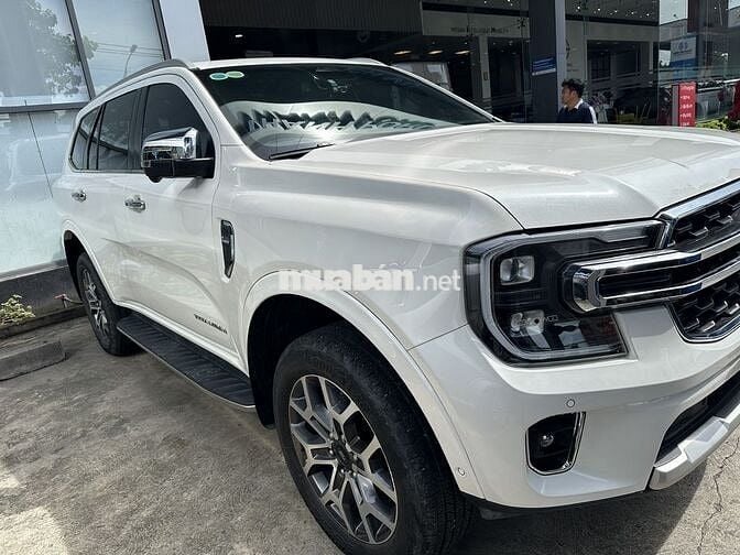 Ford Everest Titanium 2024 4x4, bảo hành Ford 2027