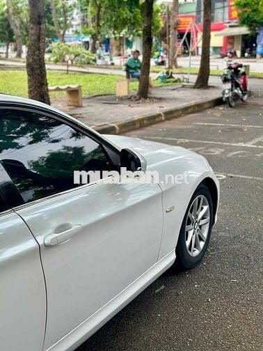 BMW 3 Series 2010 320i - chính chủ uỷ quyền