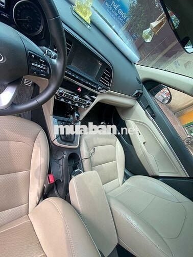 Hyundai Elantra 2019 2.0 AT - 48000 km