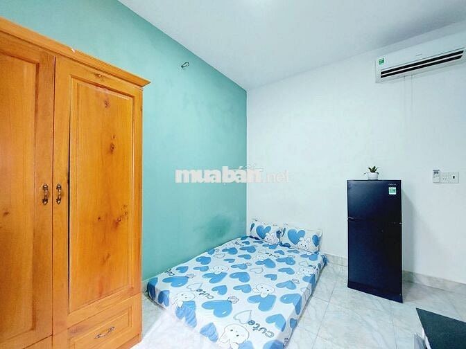 PHÒNG CỬA SỔ MỚI XÂY FULL TIỆN NGHIE 4' ĐI EMART