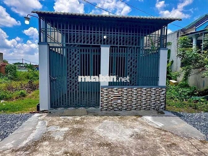 2 VỢ CHỒNG LI DỊ NÊN MUỐN BÁN CĂN NHÀ NÀY ĐỂ DỌN ĐI CHỔ KHÁC Ở