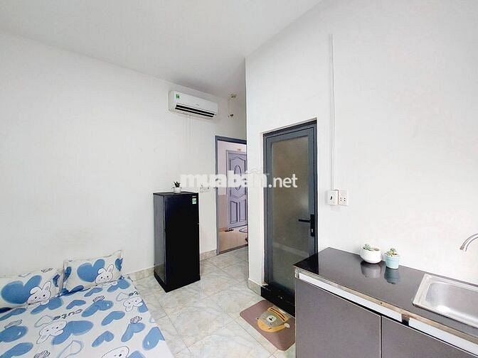 PHÒNG CỬA SỔ MỚI XÂY FULL TIỆN NGHIE 4' ĐI EMART